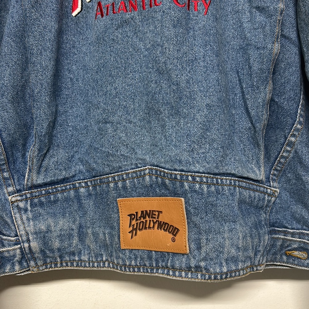 Men’s Vintage Y2K Planet Hollywood Atlantic City Jean Jacket Embroidered Logo - Picture 7 of 11